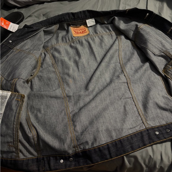 Levi's Men's Classic Denim Jacket - Indigo - Picture 6 of 9